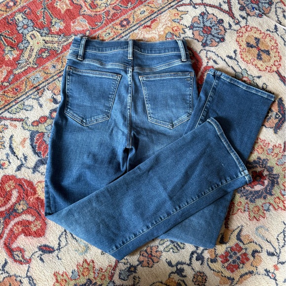 Madewell Mid-Rise Kick Out Jeans - Picture 4 of 8
